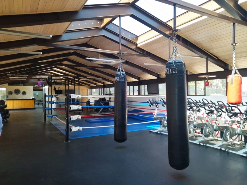 Amplio gimnasio Bosques de las Lomas