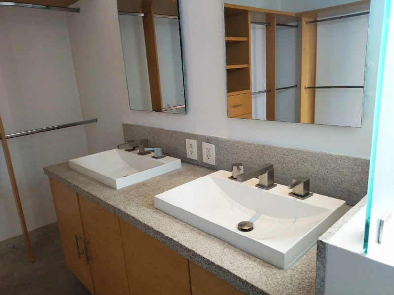 Vestidor amplio Club Residencial Bosques