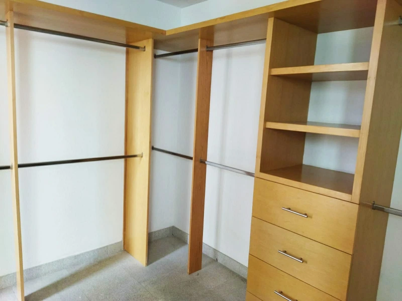 Vestidor recámara principal Bosques de las Lomas